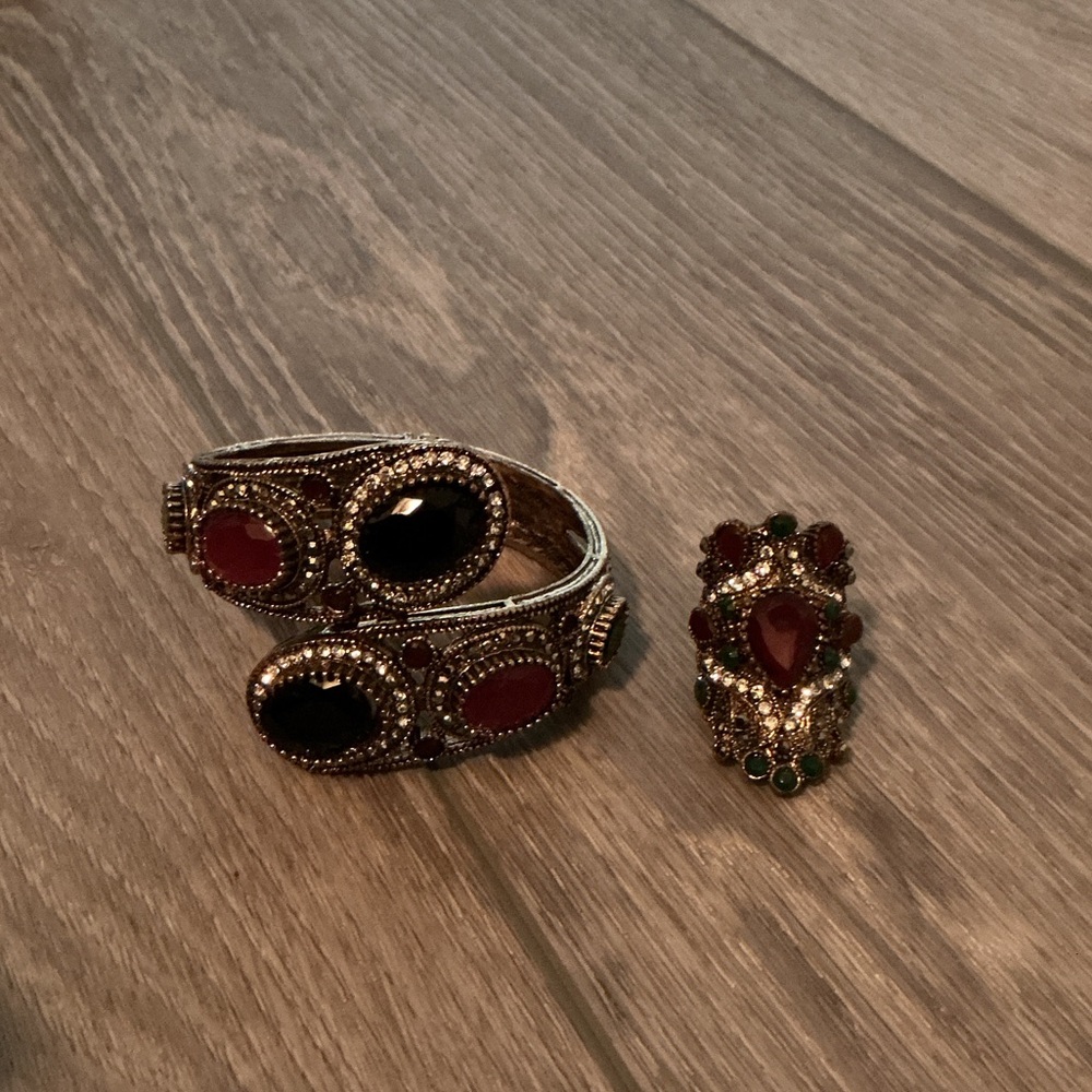 Elegant Gold and Red Jewelry Set